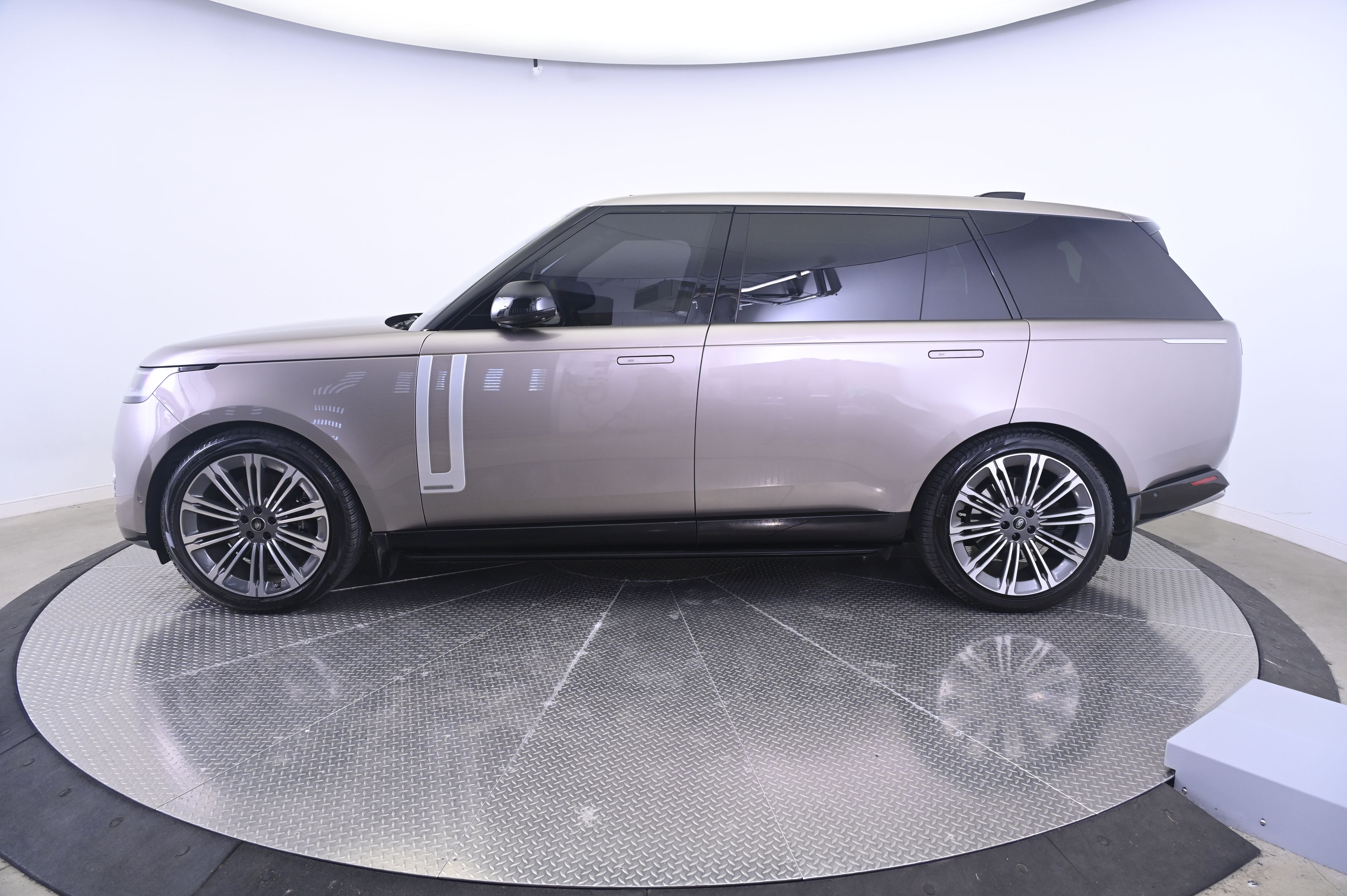 land rover range rover 2023 SALK1BE72PA060589 image land rover range rover 2023 SALK1BE72PA060589 image